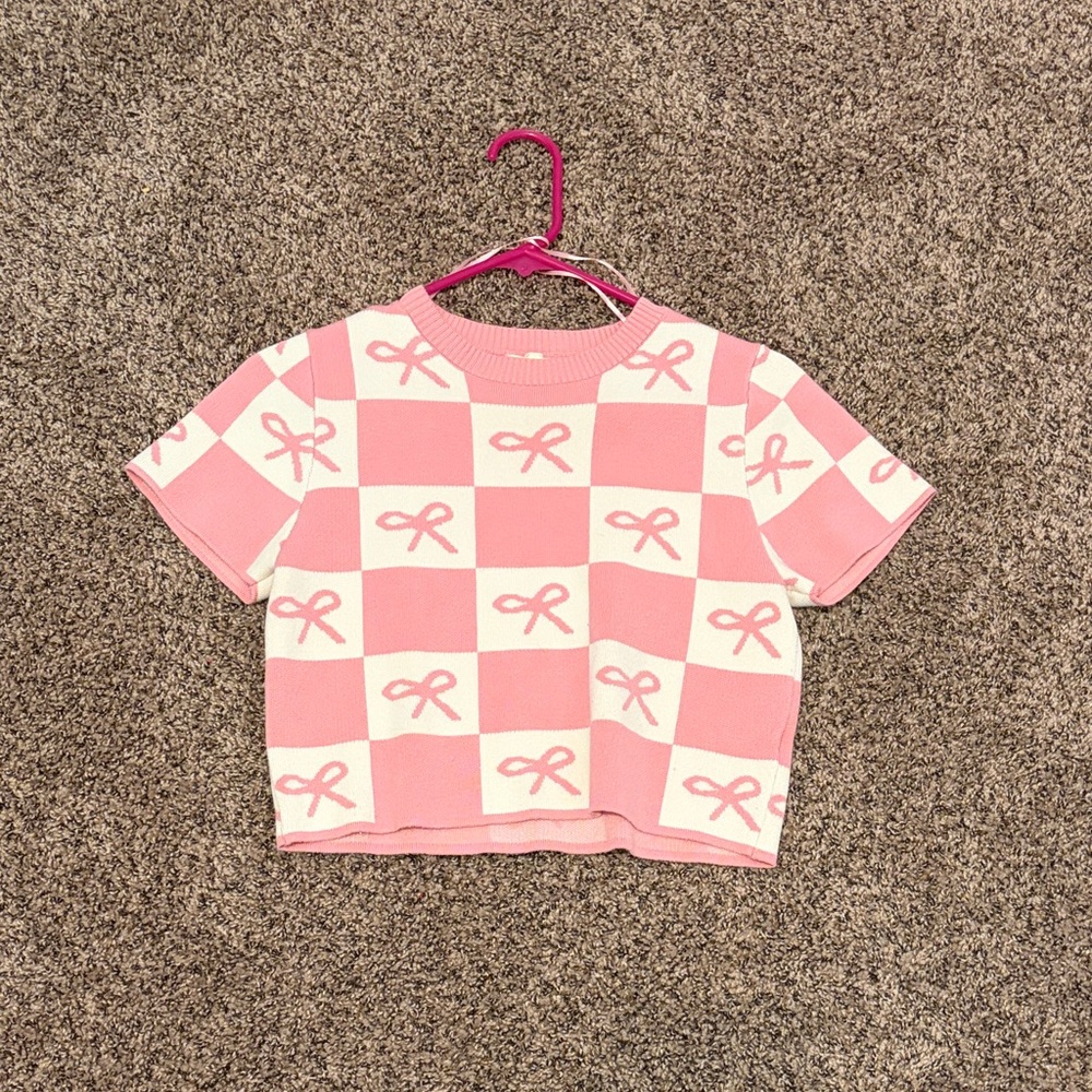 Debut Pink and White Bow Pattern Tee